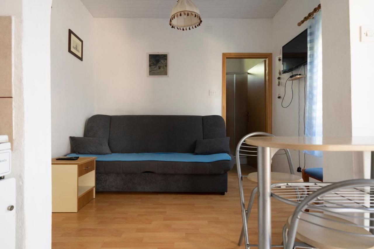 Studio Apartman Ema 2 고르니 카린 외부 사진